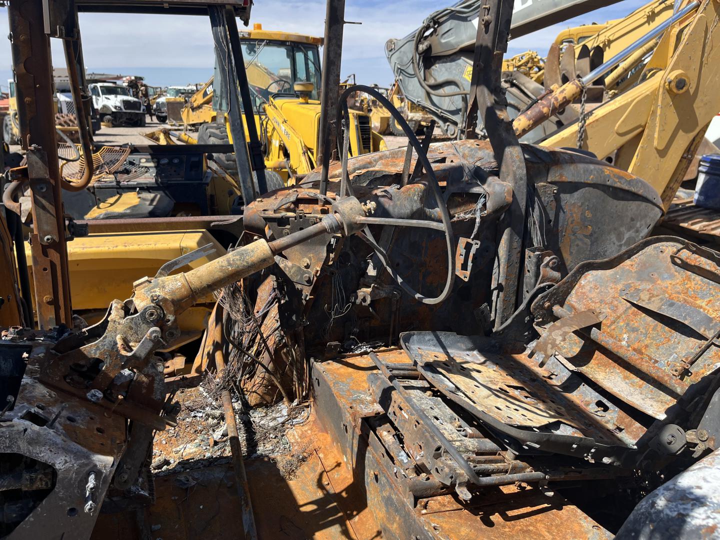 ./imagenes/INVOICE/2019/17541/TRACTOR JOHN DEERE 6130M (9).JPG